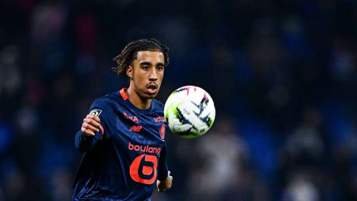 Leny Yoro, courtisé par le PSG